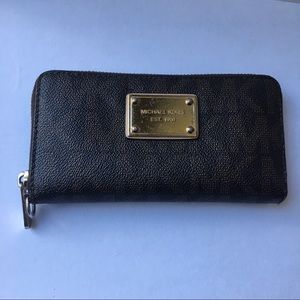 Michael Kors Jet Set Continental Wallet
